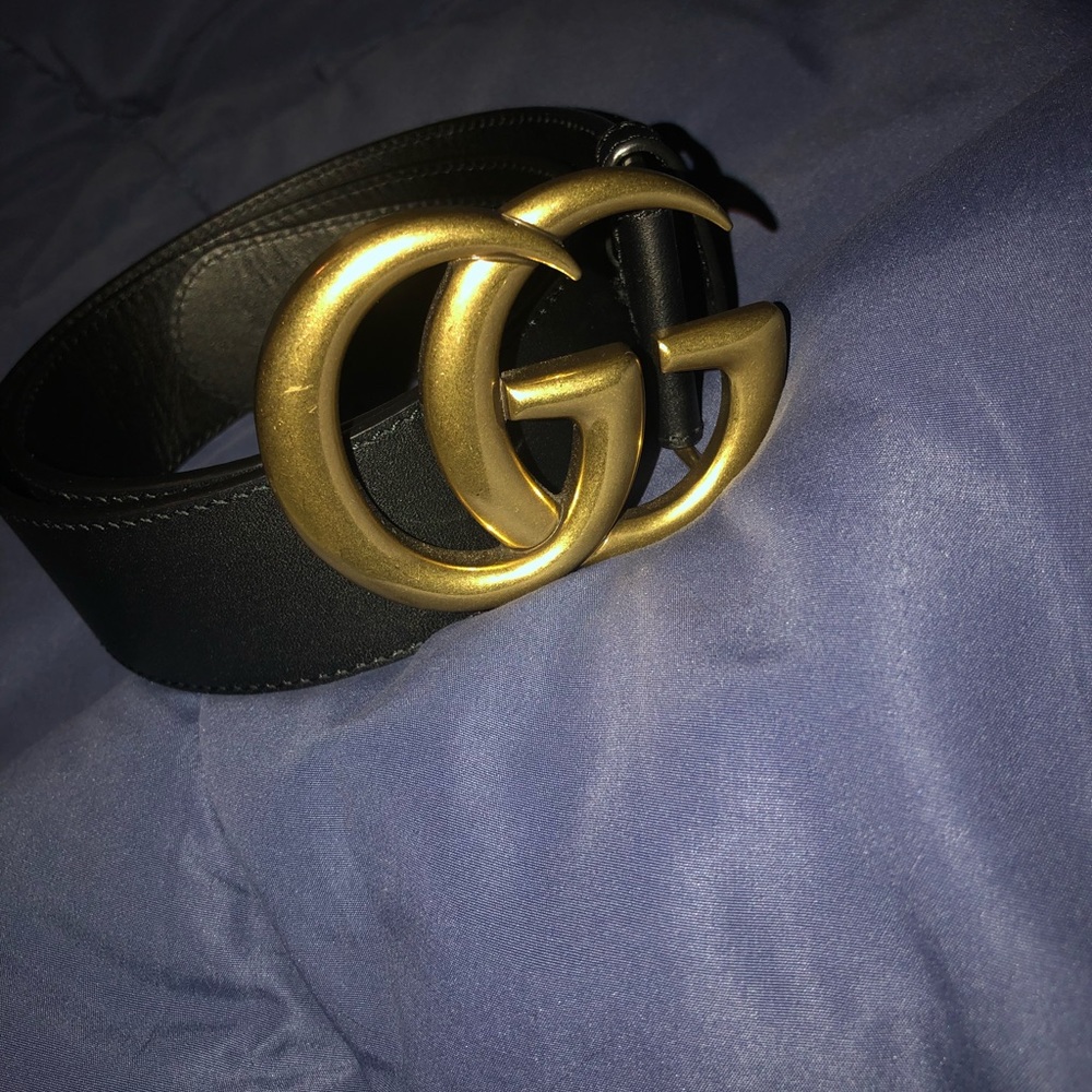 Gucci leather belt with double g buckle. AUTHENTIC